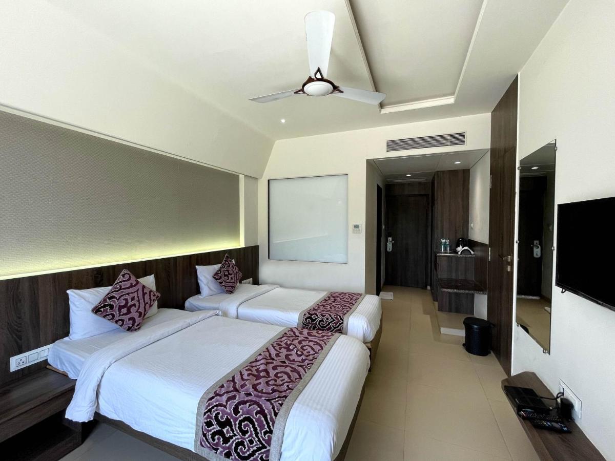Hotel Grand Parivaar Igatpuri Esterno foto