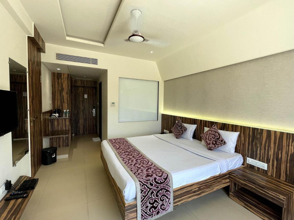 Hotel Grand Parivaar Igatpuri Esterno foto